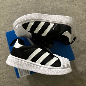 ADIDAS SUPERSTAR